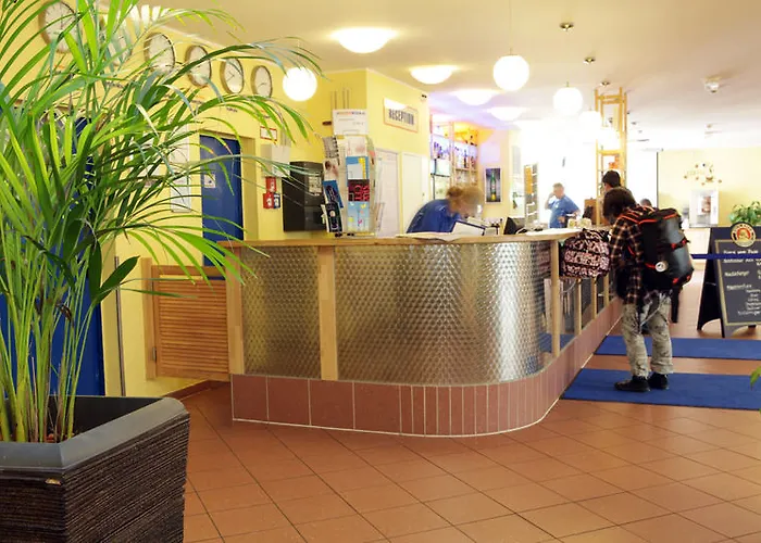 A&o ハウプトバーンホフ 2*